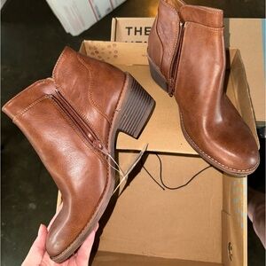 Cognac/brown booties